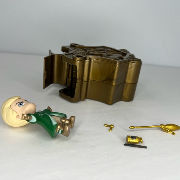 Harry Potter Draco Malfoy Quidditch Magical Capsules Series 3 Gold YuMe Toy 2021 - Picture 6 of 11